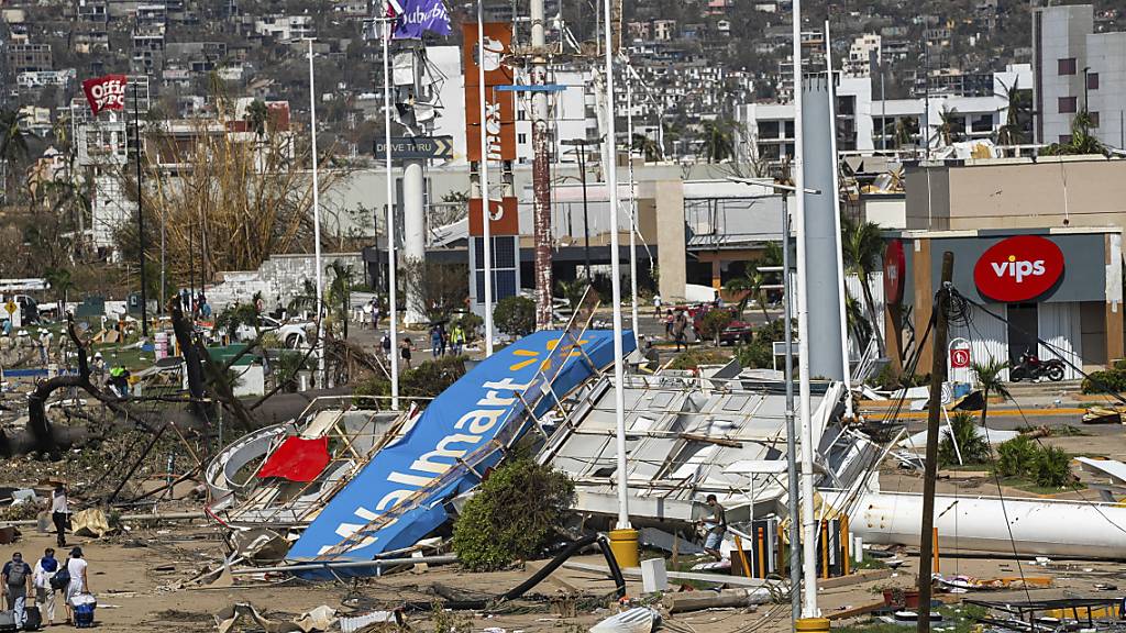 «Otis» war als Hurrikan der höchsten Stufe 5 mit anhaltenden Windgeschwindigkeiten von fast 270 Kilometern pro Stunde und Böen von bis zu 330 Stundenkilometern auf die Küste Mexikos getroffen. Foto: Felix Marquez/AP/dpa