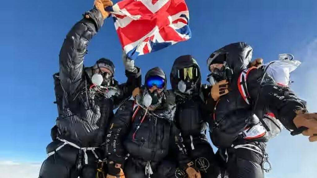 Viereinhalb Tage nach dem Abflug aus London stehen die vier ehemaligen «Marines» schon auf dem Mount Everest