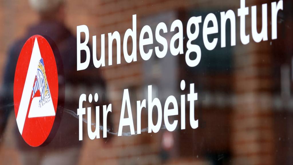 Arbeitslosenzahl in Deutschland steigt stärker als üblich