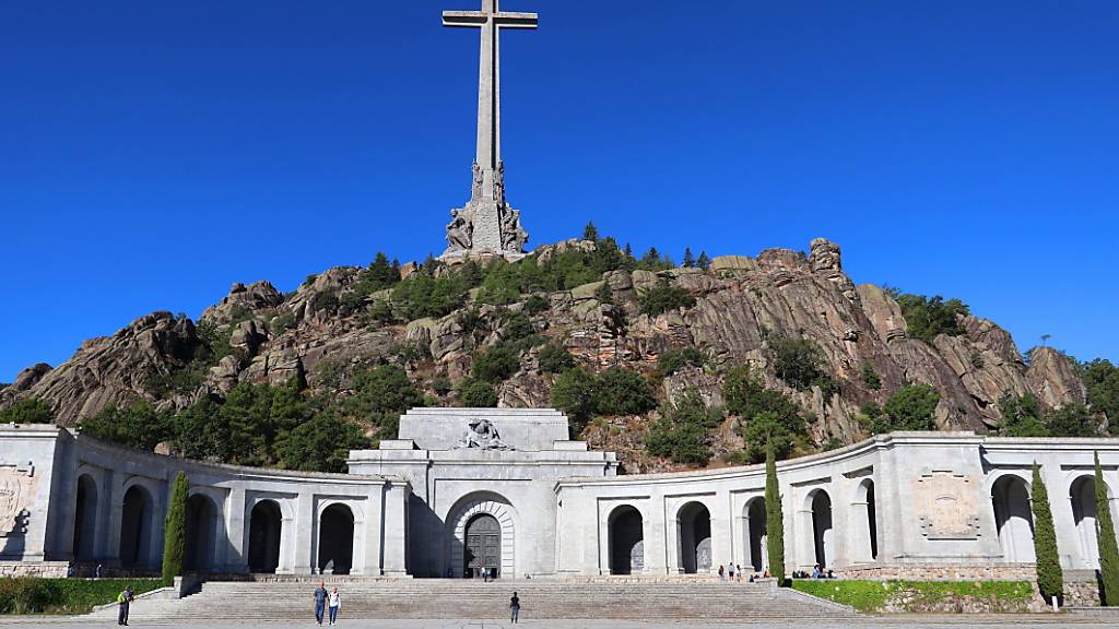 Das Valle de los Caídos (Tal de Gefallenen) ist eine monumentale Gedenkstätte in der Nähe von El Escorial in der Sierra de Guadarrama in Spanien. Hier befindet sich die Grabstätte des Ex-Diktators Franco. (Archivbild)