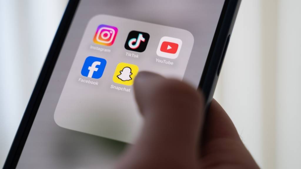 Wie in vielen Ländern weltweit wird auch in der Schweiz ein Social-Media-Verbot für Heranwachsende diskutiert. (Themenbild)