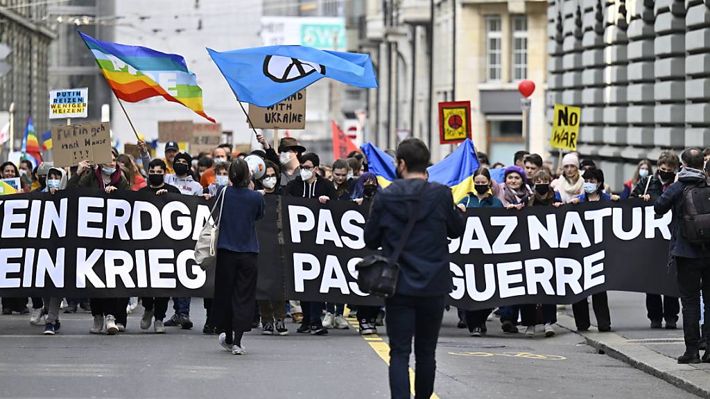 3000 Menschen demonstrieren in Bern gegen Krieg und Erdgas