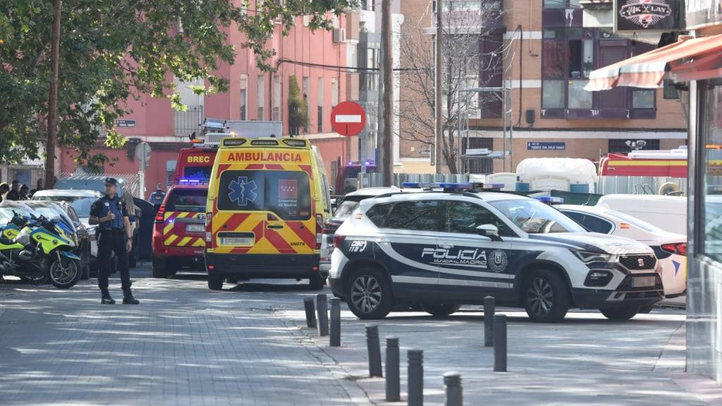 dpatopbilder - Bei einer Explosion in einer Madrider Bar wurde auch eine Wohnung über der Bar beschädigt. Foto: Gustavo Valiente/EUROPA PRESS/dpa