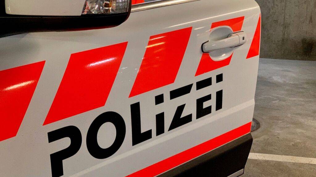 In Linthal GL ereignete sich am Montag ein Arbeitsunfall, bei dem sich ein 61-jähriger Angestellter schwer an einer Hand verletzte (Symbolbild).