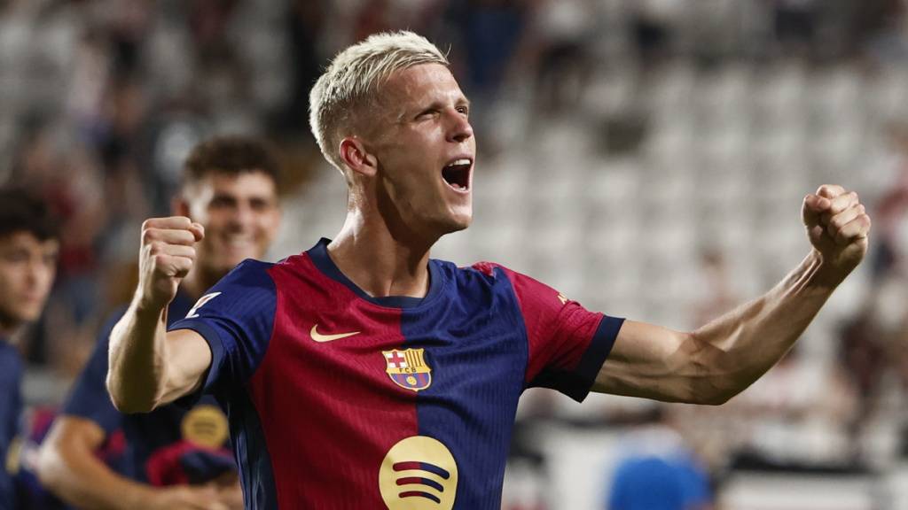 Dani Olmo feiert seinen ersten Treffer für Barcelona