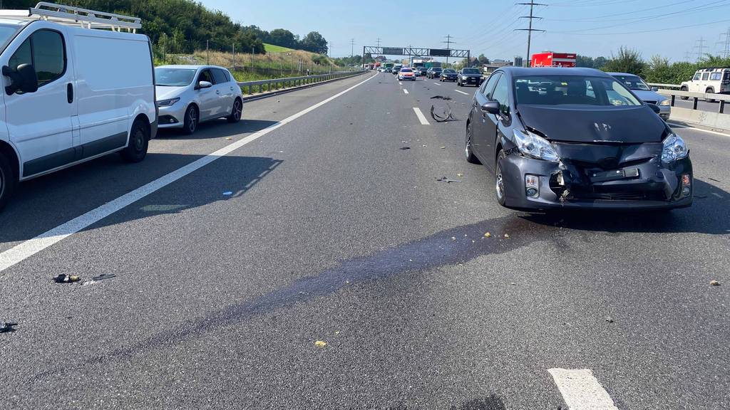 MM149_Cham_Trümmerfeld auf Autobahn und langer Rückstau_Bild 2