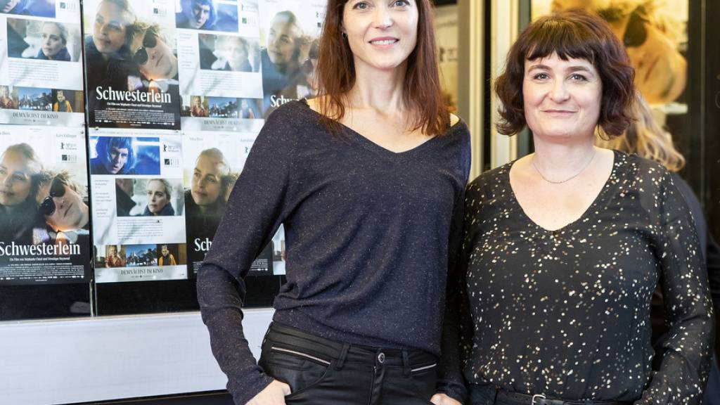 Die Regisseurinnen Veronique Reymond und Stephanie Chuat (von links): Ihr Spielfilm «Schwesterlein» ist am Montag mit dem Zürcher Filmpreis 2020 ausgezeichnet worden. (Archivbild)