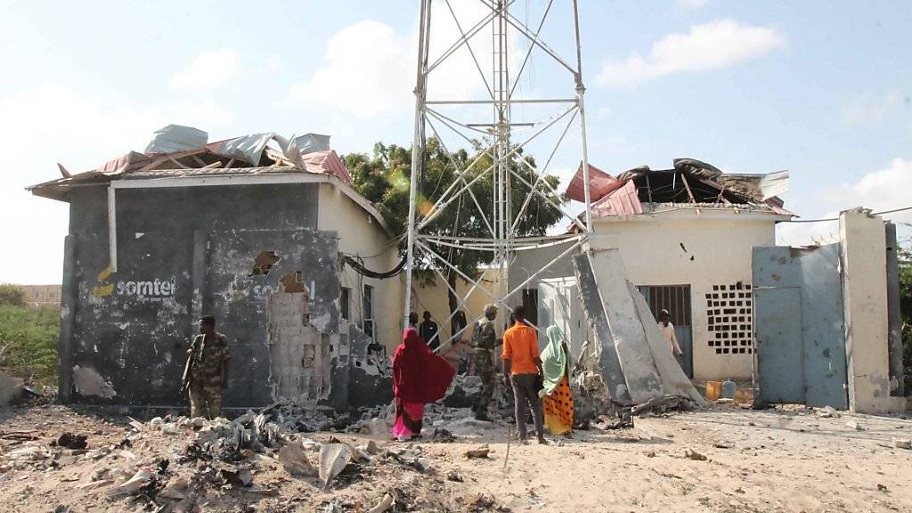 Autobombenanschlag in Somalia: Al-Shabaab-Miliz greift Strassensperre an. (Archivbild)