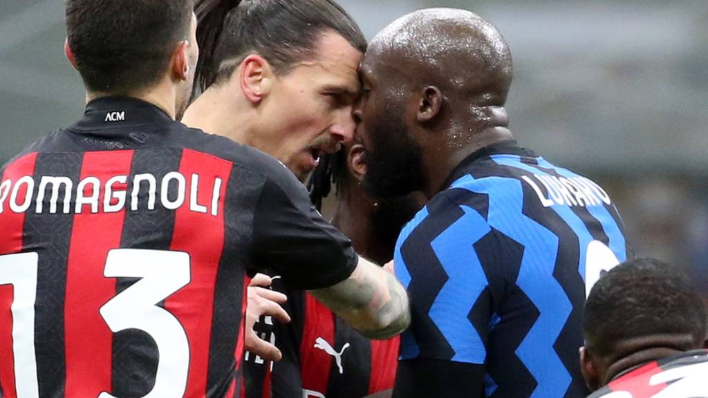 Emotionen im Mailänder Derby: Milans Zlatan Ibrahimovic und Inters Romelu Lukaku (rechts) teilen keine Zärtlichkeiten aus