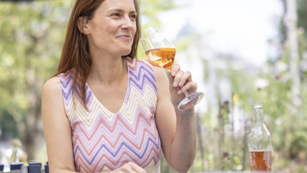 Denise Tonella ist im Tessin geboren. In der Deutschschweiz vermisst sie den Humor ihrer Heimat. Tonella ist Direktorin des Schweizerischen Nationalmuseums; sie hat die Ausstellung zur Italianità in der Schweiz mitgestaltet. Die Schau ist im Landesmuseum Zürich zu sehen.