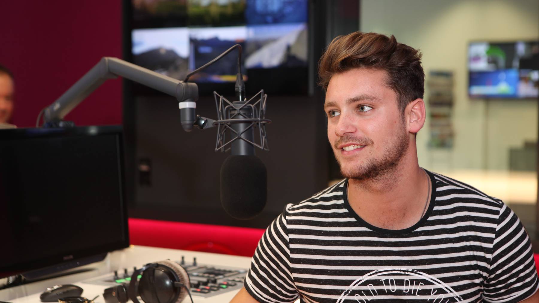 Bastian Baker parodiert Bradley Coopers «Shallow»