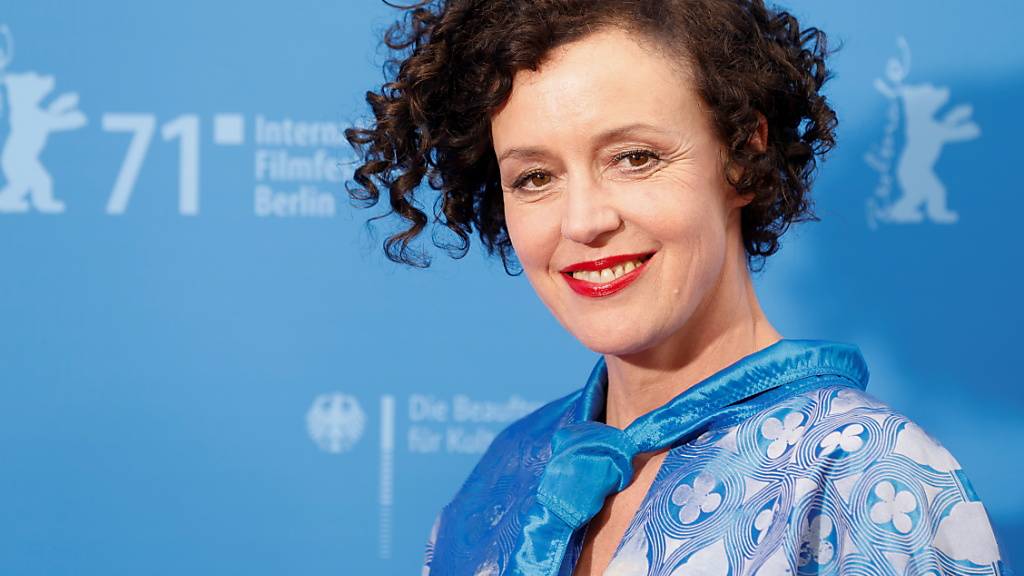 Regisseurin Maria Schrader kommt zu einer Vorführung des Films «I'm Your Man» bei den 71. Internationalen Filmfestspielen Berlin. Foto: Axel Schmidt/Reuters/Pool/dpa