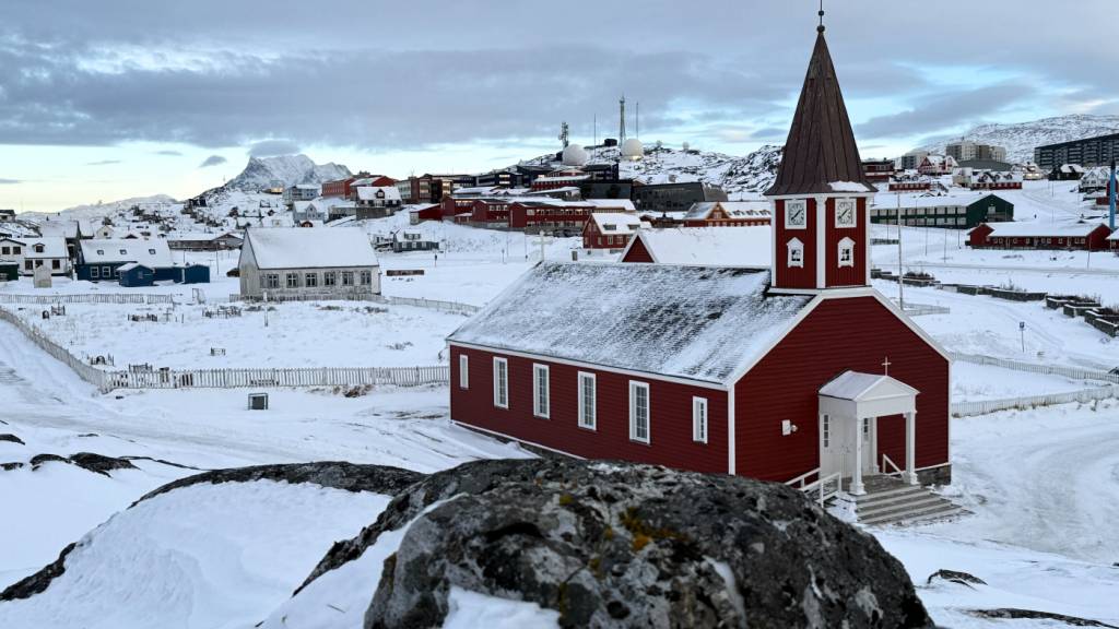 dpatopbilder - Die Erlöserkirche in Nuuk im Schnee. Foto: Julia Wäschenbach/dpa/Symbolbild