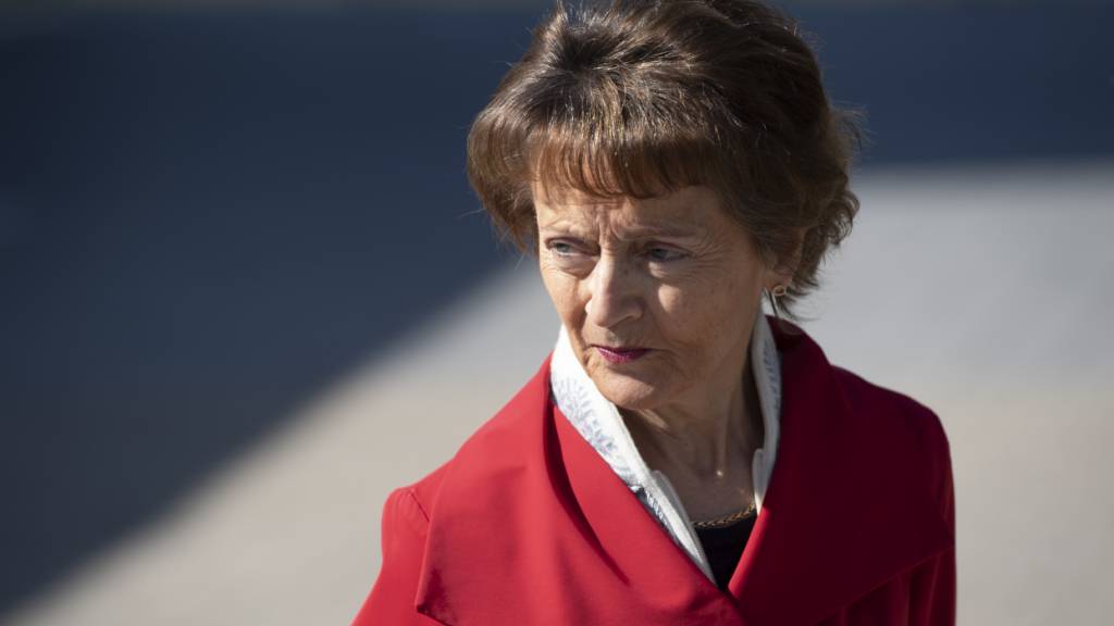 Die SRG-Initiative greift laut der Präsidentin von Pro Senectute Schweiz, Eveline Widmer-Schlumpf, «negativ in das Leben vieler älterer - aber auch jüngerer - Menschen ein». Das sagte sie in einem Interview mit CH Media. (Archivbild)