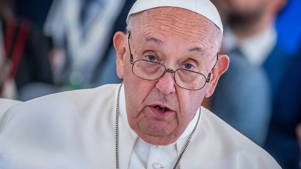 Papst Franziskus spricht beim G7 Gipfel. Foto: Michael Kappeler/dpa