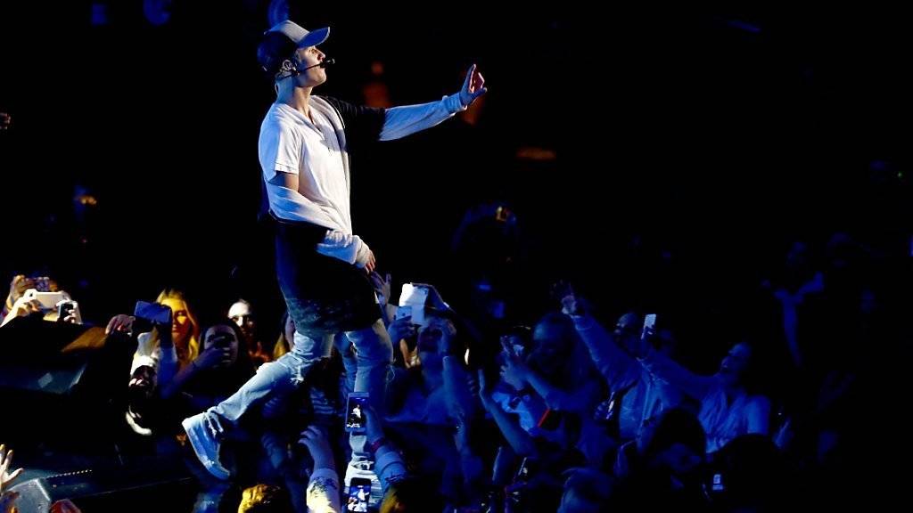 Popsänger Justin Bieber brach sein Konzert in Oslo nach nur einem Song ab, weil ihn die Fans nervten.