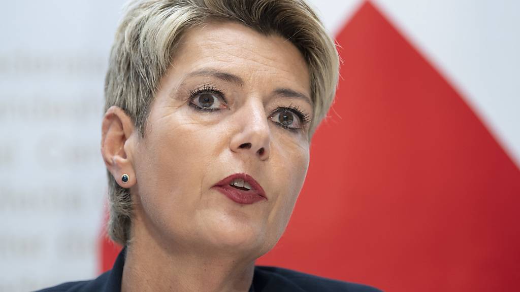 Justizministerin Karin Keller-Sutter wirbt für ein Ja zur Erweiterung der Anti-Rassismus-Strafnorm. Die Meinungsäusserungsfreiheit ist aus ihrer Sicht nicht gefährdet. (Archivbild)