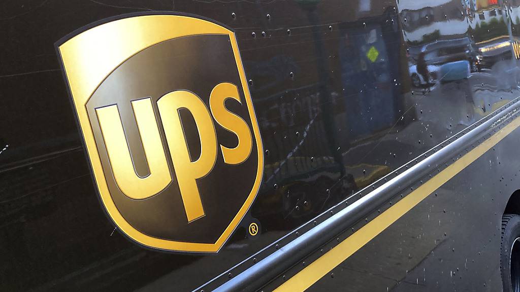 Der US-Paketdienst UPS streicht rund zweieinhalb Prozent seiner weltweiten Belegschaft. (Archivbild)