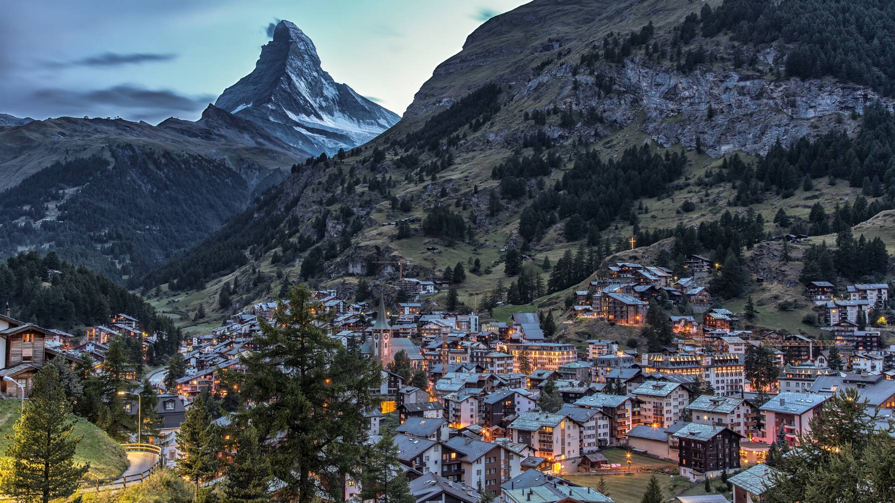 Die Aussicht von der Hotelterrasse ist atemberaubend