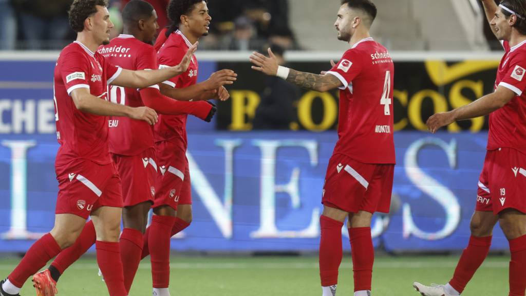 Die Spieler des FC Thun wollen nach der Heimniederlage im Spitzenkampf gegen St. Gallen wieder jubeln