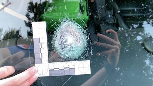 Steine auf A5 bei Luterbach geworfen – drei Fahrzeuge beschädigt