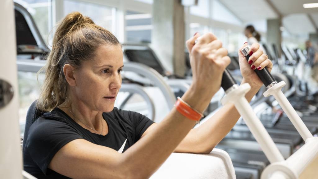 Individualisierte Fitnessdienstleistungen wie Personal Trainings werden immer beliebter. Bei Gruppenangeboten hingegen nimmt die Nachfrage ab. (Archivbild)