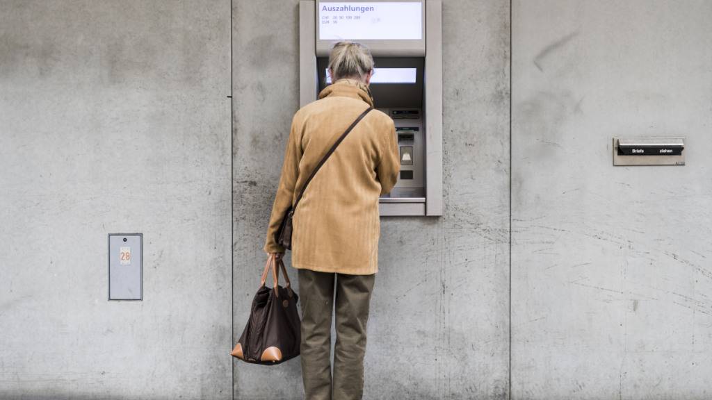 Nach den Schlussabstimmungen steht es fest: Für die 13. AHV-Rente wird die Mehrwertsteuer um 0,4 Prozentpunkte erhöht. (Themenbild)
