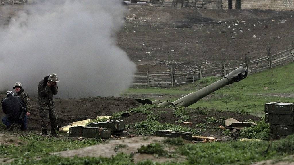 Armenische Artilleriestellung in Martakert in Berg-Karabach: Die Kämpfe in der Region sind neu entflammt, mehr als 30 Soldaten wurden in den letzten drei Tagen getötet.