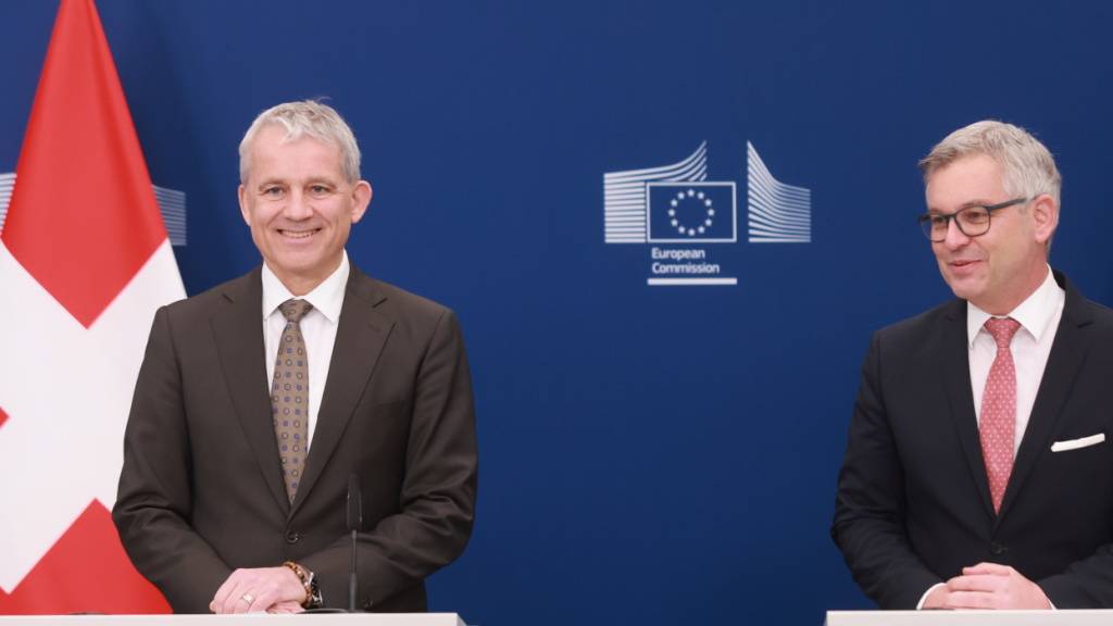 Bern und Brüssel unterzeichnen das zweite Abkommen der Woche. «Es zeigt, dass die Zusammenarbeit zwischen der Schweiz und der EU gut läuft», sagte Bundesrat Beat Jans in Brüssel. Gemeinsam mit EU-Kommissar Magnus Brunner unterschreibt Jans einen Vertrag über den Austausch von Flugpassagierdaten.