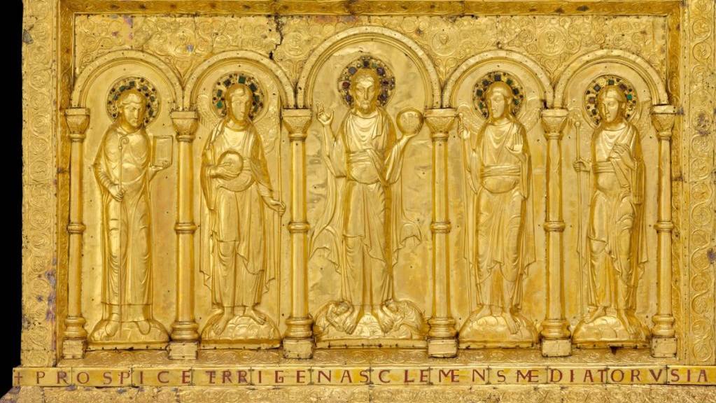 Höhepunkt der Ausstellung «Gold & Ruhm - Geschenke für die Ewigkeit» ist die tausendjährige goldene Basler Altartafel, die jetzt zur Sammlung des Musée de Cluny in Paris gehört.