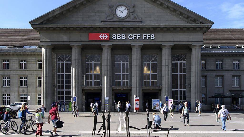 McDonalds wird aus dem Bahnhof Biel verschwinden. (Archivbild)