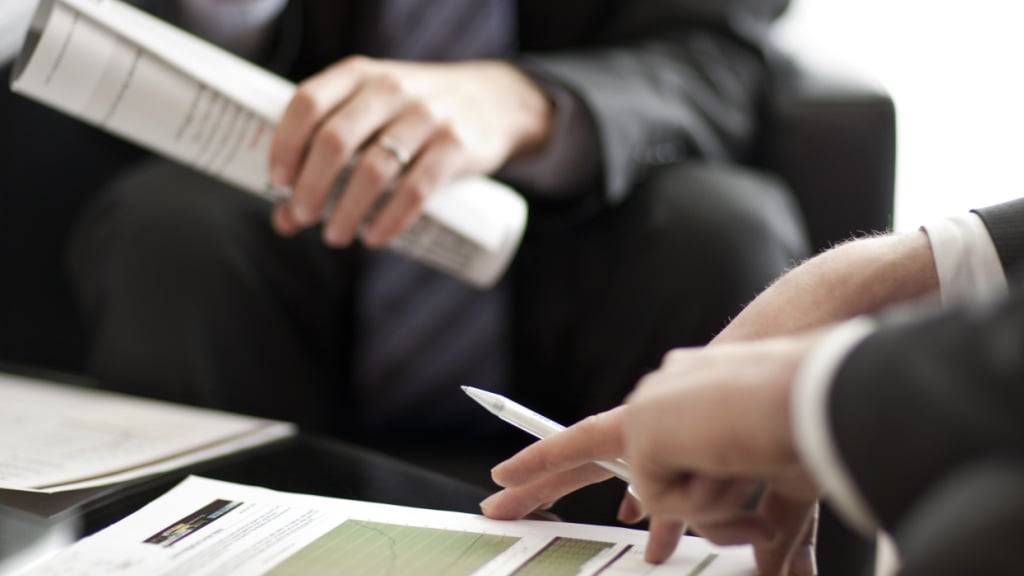 Nur 37 Prozent der Schweizerinnen und Schweizer vertrauen laut einer Umfrage den Finanzmärkten. (Symbolbild)