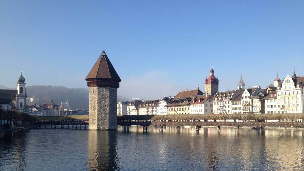 Die Kapellbrücke in der Stadt Luzern: Eines der beliebtesten Fotosujets der Touristen.