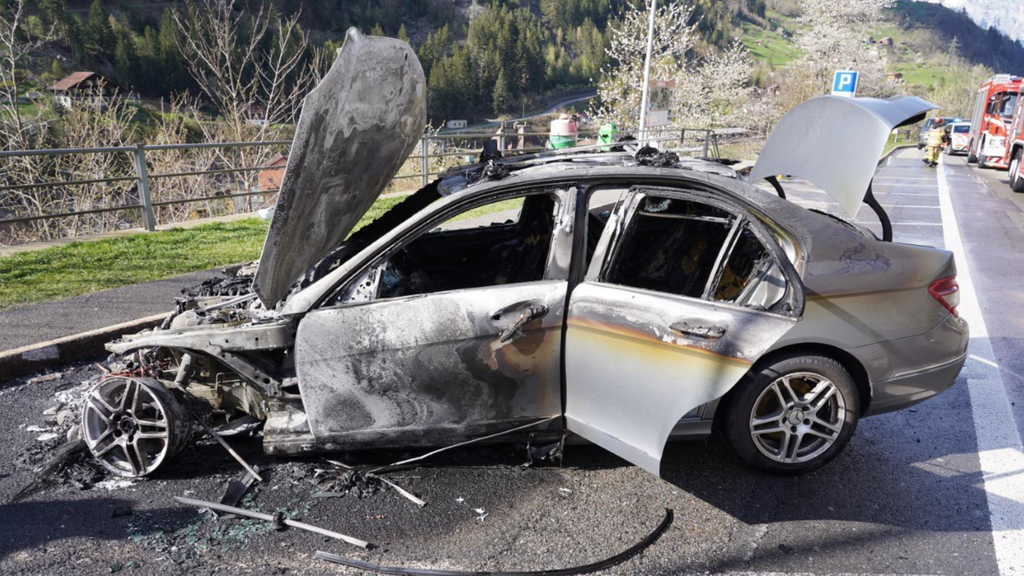 Auto brennt vollends aus – niemand verletzt
