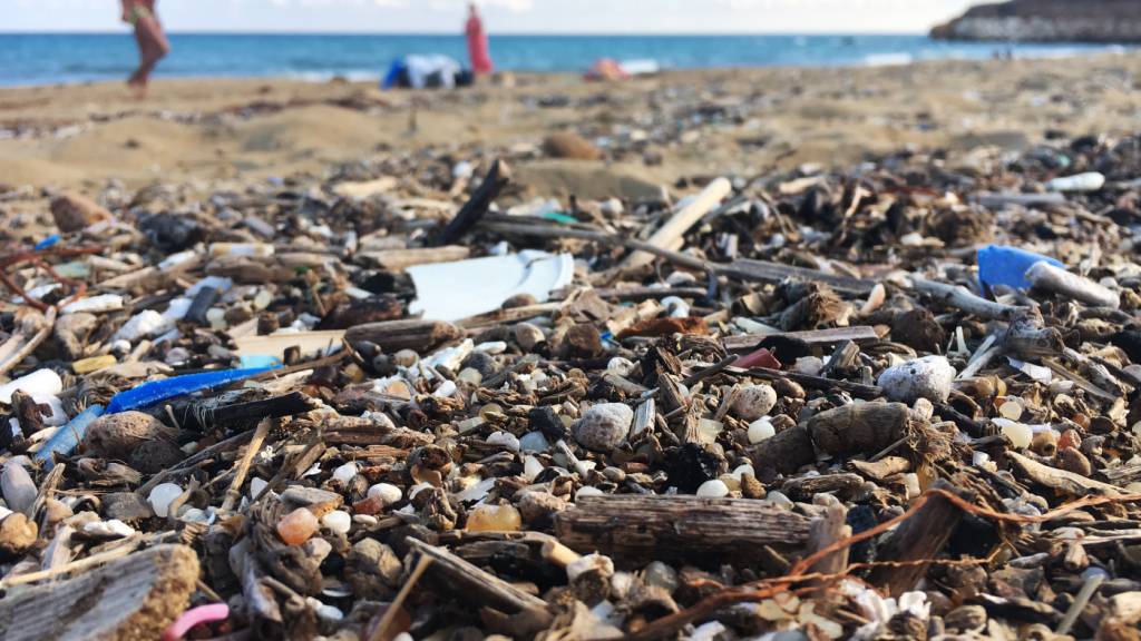 Alltagsmüll belastet die Meere in aller Welt. Aber was schwimmt da eigentlich genau alles? Forscher zeichnen ein recht klares Bild – und haben auch Ratschläge parat. (Archivbild)
