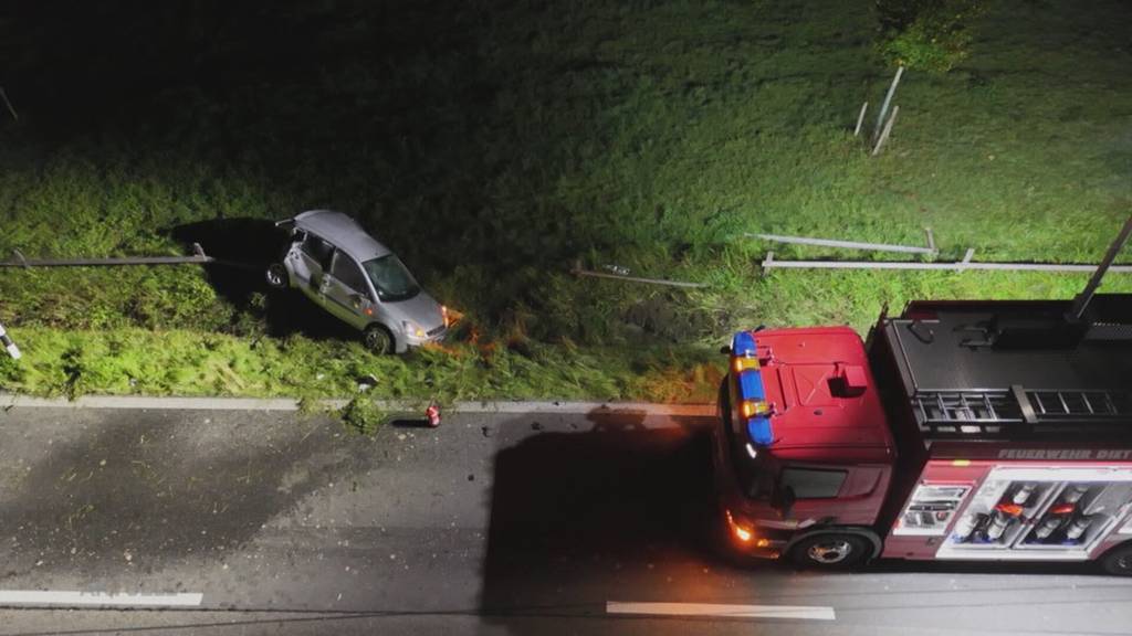 Fatale Kollision: 20-jähriger Autolenker stirbt in Oberrüti