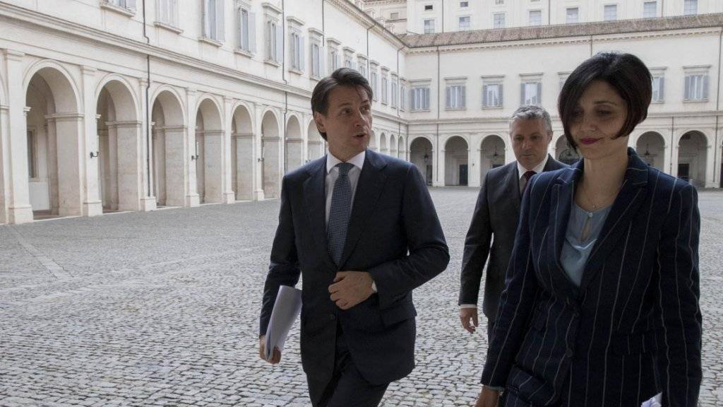 Ein Neuling, auf dem Weg Regierungschef zu werden: Giuseppe Conte im Hof des Quirinal-Palasts in Rom.