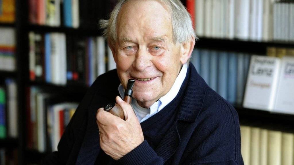 Der Roman «Der Überläufer» von Siegfried Lenz (1926-2014) wird verfilmt. Hier posiert der Autor 2009 in Hamburg (Archiv)