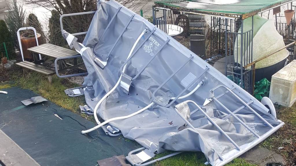 Polizei zählt über 80 Meldungen: Sturm «Sabine» zieht über den Aargau