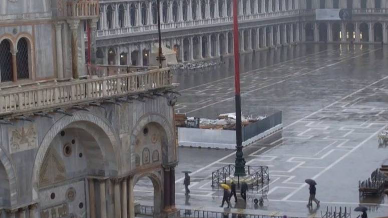 Venedig aktiviert Flutschutztore wegen starken Hochwassers