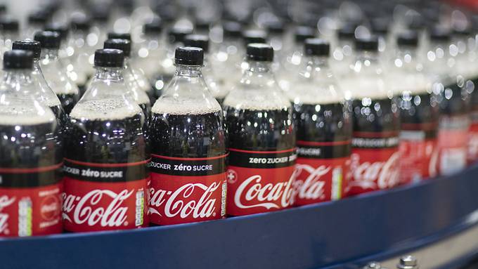 Getränkekonzern Coca-Cola wächst kräftig – Ausblick angehoben