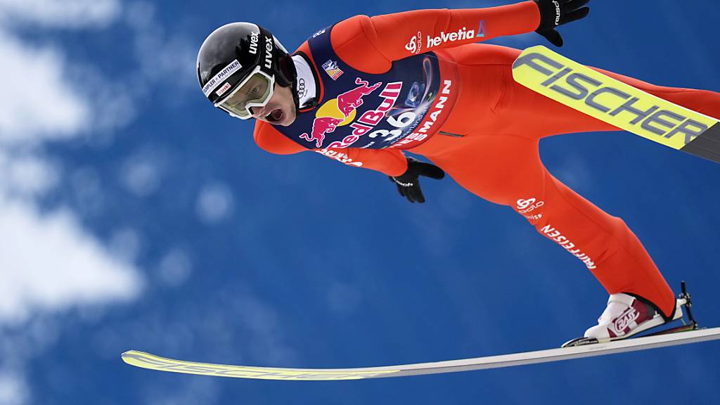 Gregor Deschwanden steigerte seine Bestweite mit einem Flug auf 235 Meter um vier Meter