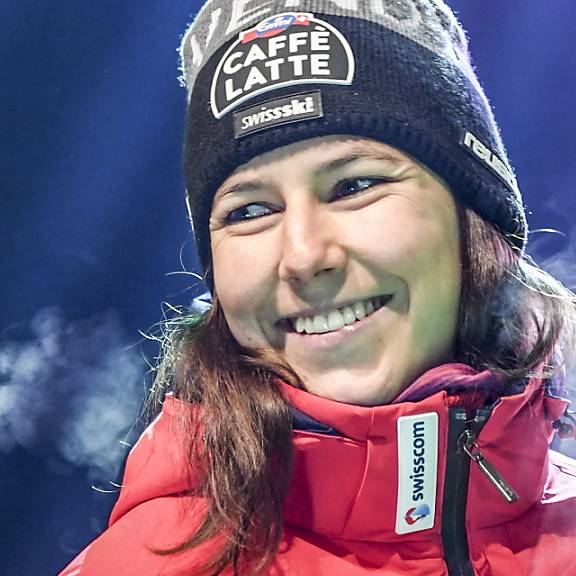 Shiffrin gewinnt ersten Slalom der Saison – vor Holdener