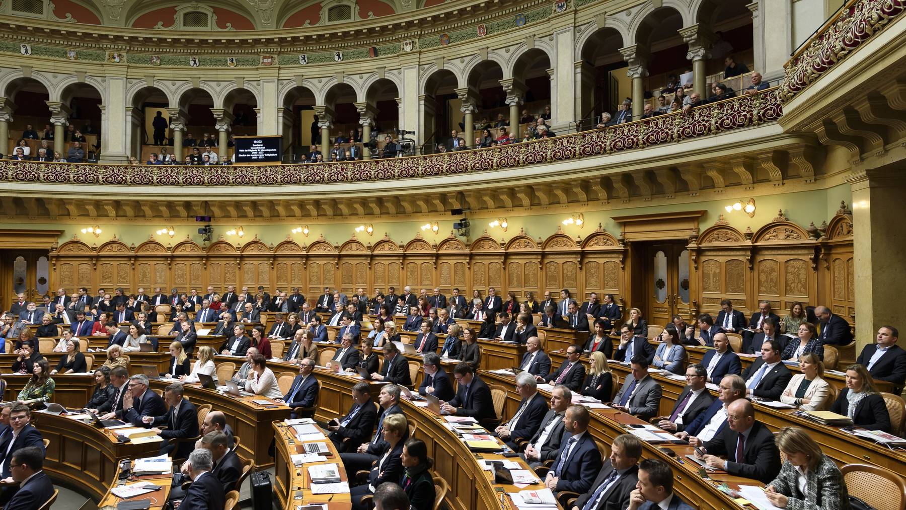 Wann die nächste Session im Bundeshaus stattfinden wird, ist unklar. Für die ausserordentliche Session tagen die Räte auf dem Messegelände der Bernexpo.