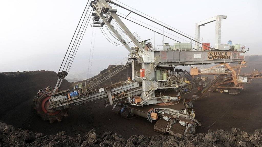 Braunkohle-Mine in Tschechien: Umweltschützer werfen mehreren EU-Ländern vor, fossile Brennstoffe statt klimafreundliche Energieträger zu fördern. (Archivbild)