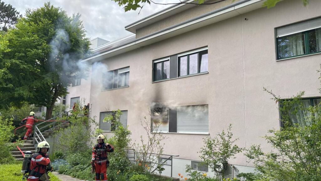 Zwei Personen verletzen sich bei Brand in Winterthur