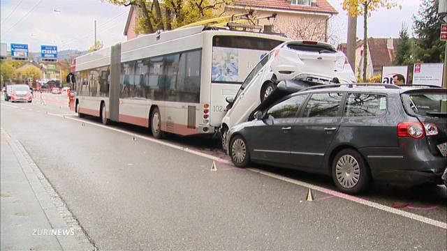 Unfall mit vier Fahrzeugen