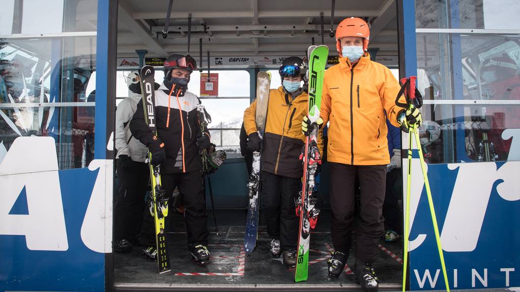 Darf offen bleiben: Das Skigebiet von Airolo – hier bei der Eröffnung der diesjährigen Saison am 12. Dezember.