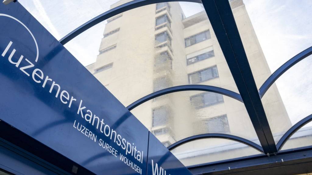 Der Eingangsbereich zum Spitalgebäude des Kantonsspitals Wolhusen. (Symbolbild)