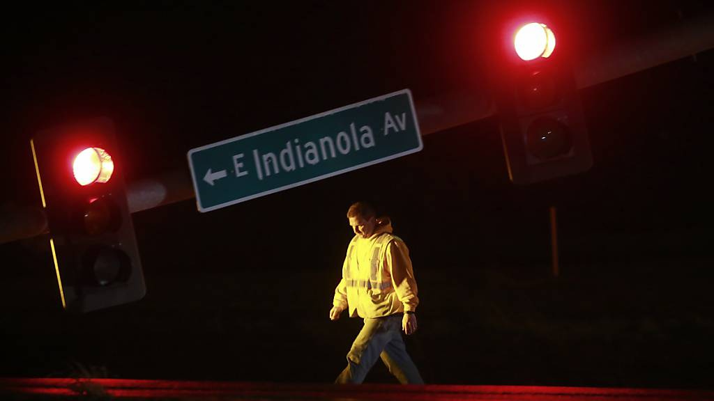 In Des Moines im US-Bundesstaat Iowa ist eine Ampel beschädigt worden. Foto: Bryon Houlgrave/The Des Moines Register/AP/dpa